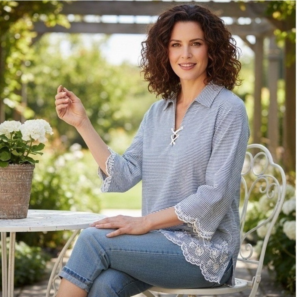 Alfred Dunner Striped Shirt‎ Blouse Floral Embroidery Lace Up V-Neck 3/4 Sleeve